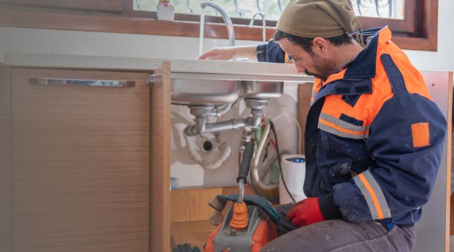 Expert burst pipe repair services in Wessington Springs, SD